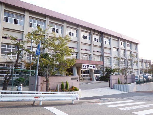 東谷中学校